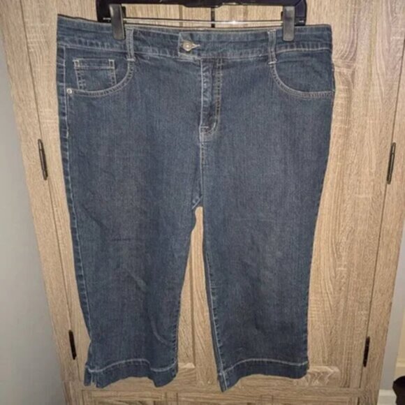*3 FOR $9* Sonoma Life Style Dark Wash Rinse Crop Bermuda Knee Length Shorts - Picture 1 of 3